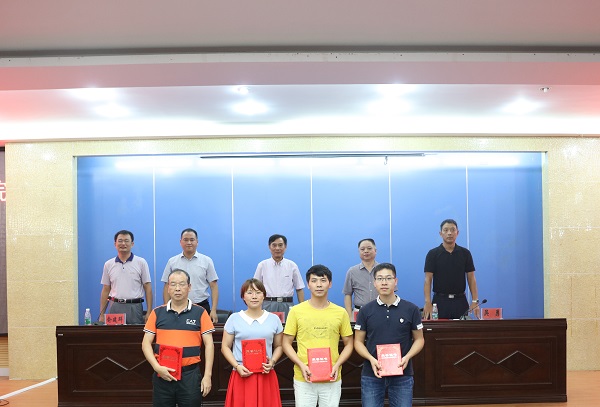 1505961970593717.jpg 2017092110174049904.jpg